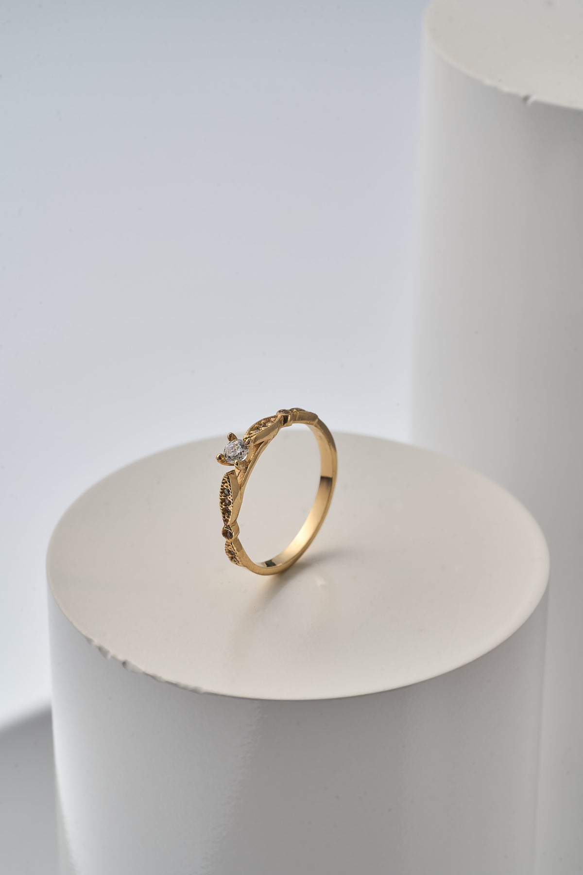 Anillo solitario piedra blanca