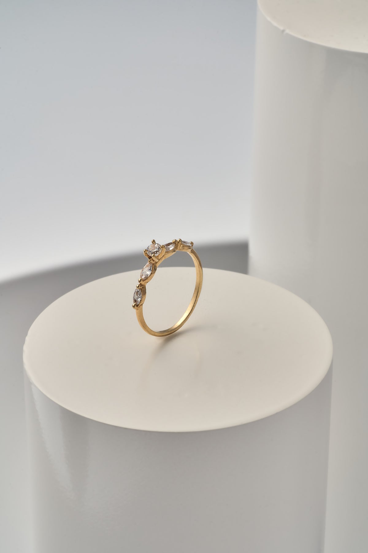 Anillo solitario piedra blanca