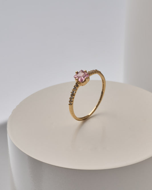 Anillo solitario piedra rosa blanca