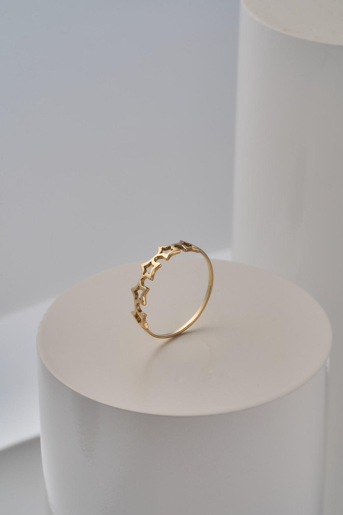 Anillo estrellas calados