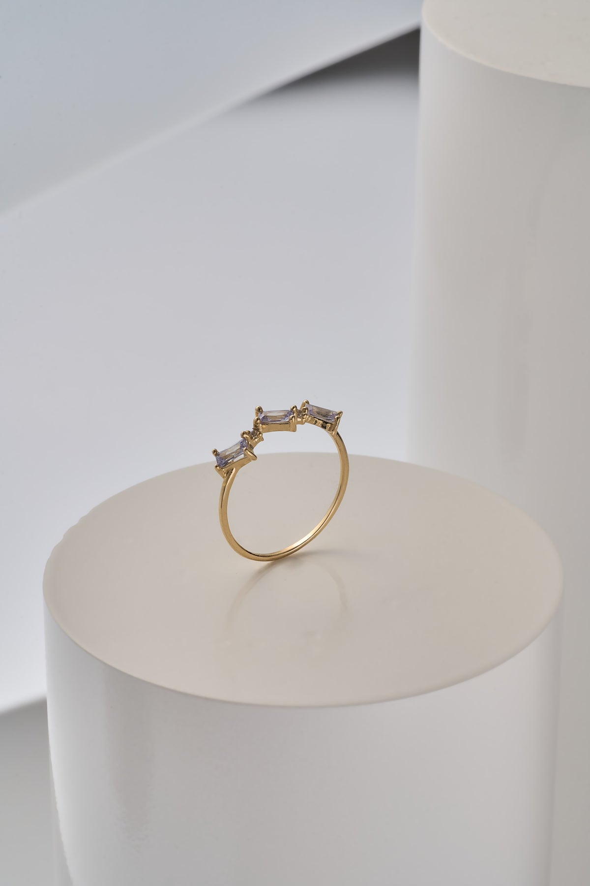Anillo piedra lila