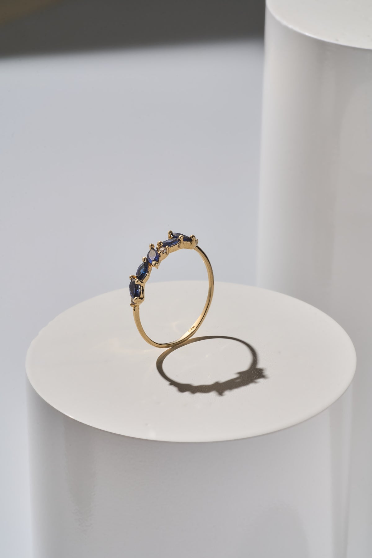 Anillo churumbela piedra azul rey