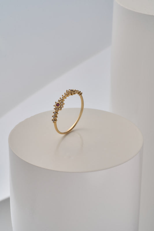 Anillo flor piedra fucsia blanca
