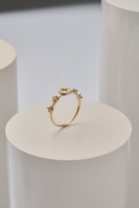 Anillo denario cruz calado piedra blanca