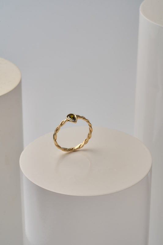 Anillo hilo entorchado piedra lagrima verde